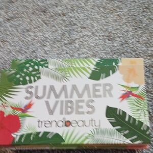 Summer Vibes Eyeshadow Palette